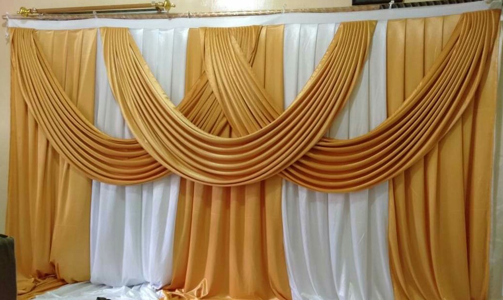 Background Dinding Putih Gold